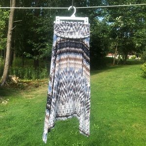 Pretty patterned pull up skirt! Great for summer❤️